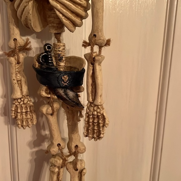 Pirate skeleton - Picture 3 of 6
